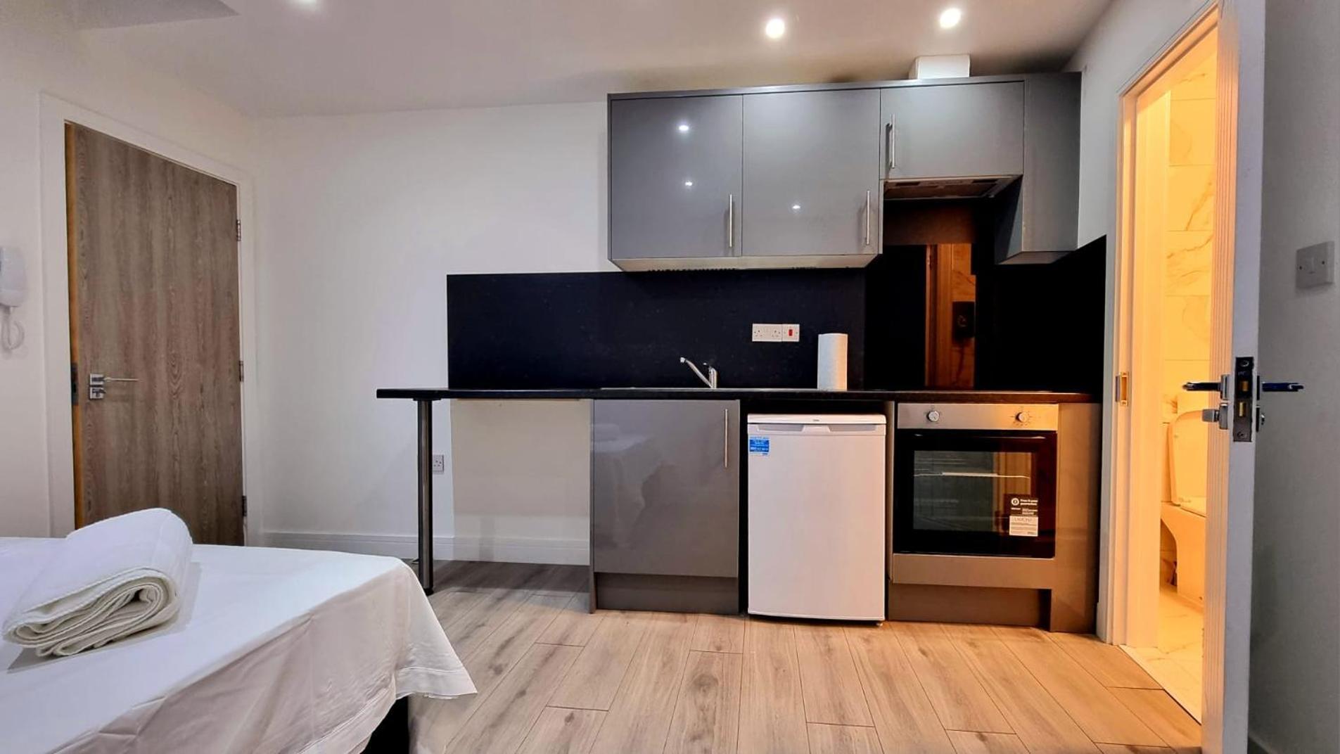 Brand New Collection Of Studios Close To Tube Station London Exterior photo