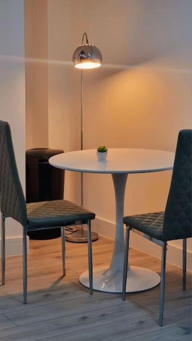 Brand New Collection Of Studios Close To Tube Station London Exterior photo